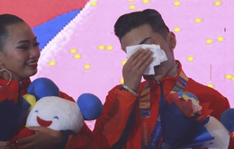 VĐV Dance Sport bật khóc khi quốc ca Việt Nam vang lên tại SEA Games 30