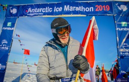 Cụ ông 84 tuổi chạy marathon ở Nam Cực
