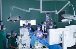 Lần đầu tiên tại châu Á: Bệnh viện Nhân Dân 115 mổ u não bằng robot