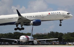 Máy bay Delta Airlines hạ cánh khẩn cấp do bị sét đánh