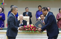 Việt Nam - Campuchia ký kết nhiều văn kiện hợp tác
