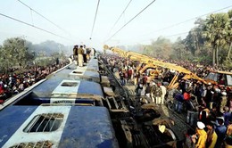 Tàu hỏa trật bánh ở Ấn Độ, 7 người thiệt mạng