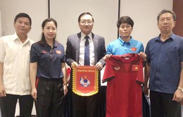 Đại sứ quán Việt Nam tại Lào gặp mặt đội tuyển U16 nữ Việt Nam
