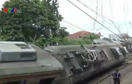 Tàu trật đường ray tại Indonesia, 17 người bị thương