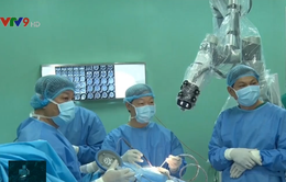 Gấp rút làm thủ tục để triển khai rộng rãi phẫu thuật thần kinh bằng robot