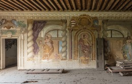 Những bức bích họa bị bỏ rơi của giới thượng lưu xưa tại châu Âu