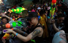 Hàng nghìn khách du lịch tham gia ngày hội té nước lớn nhất Thái Lan