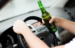 Australia tước bằng lái đối với tài xế uống rượu bia