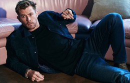 Ngây ngất với bộ ảnh mới của "Thầm sấm" Chris Hemsworth