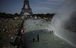 Thành phố Paris (Pháp) ban bố tình trạng khẩn cấp về khí hậu