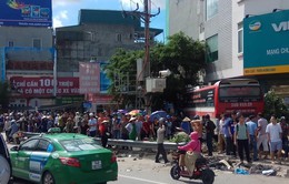Xe khách đâm hàng loạt xe máy tại Quảng Ninh