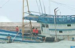 Nguy cơ tràn dầu từ tàu chìm tại đảo Phú Quý đã được kiểm soát