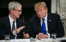 Apple "than khó" về Samsung với Tổng thống Trump