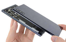 Galaxy Note10+ "chơi khó" người dùng vì nguy cơ vỡ kính khi tháo mở