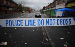 Tấn công bom xăng vào cảnh sát ở Bắc Ireland