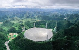 Kính viễn vọng khổng lồ của Trung Quốc thu được tín hiệu bí ẩn trong vũ trụ