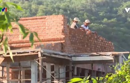 Hỗ trợ người dân nghèo xây nhà mới đón Tết