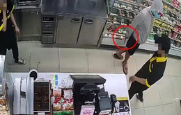 Truy tìm đối tượng cầm dao uy hiếp nhân viên cửa hàng tiện lợi để cướp tiền