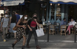 Số ca mắc COVID-19 tăng mạnh, thủ đô Paris của Pháp cân nhắc đóng cửa nhà hàng