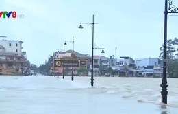 Nước lũ lên nhanh tại Thừa Thiên - Huế