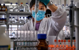 Trung Quốc sẽ tiêm chủng vaccine COVID-19 cho 50 triệu người trước 'Xuân vận'