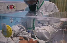 Trẻ sơ sinh hơn 1 ngày tuổi - Bệnh nhân nhỏ tuổi nhất Trung Quốc nhiễm nCoV