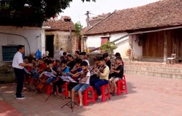 Thầy giáo dạy violin miễn phí chốn làng quê