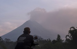 Núi lửa Merapi tại Indonesia phun tro bụi cao 6.000m