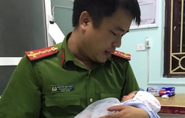 Hà Nội: Thêm một trẻ sơ sinh bị bỏ rơi trong làn nhựa