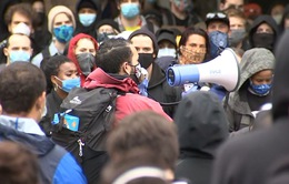 Nguy cơ siêu lây nhiễm COVID-19 từ đám đông biểu tình tại Mỹ