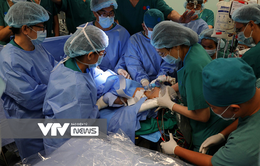 Không thể quên 12 giờ đại phẫu tách dính 2 bé gái song sinh phức tạp bậc nhất Việt Nam