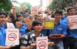 Tuyệt đối cấm mọi đối tượng hút thuốc, uống bia rượu ở trường học