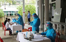 Hai ca mắc COVID-19 mới tại Quảng Trị: Đi xem phim, đi làm răng, đi học, đến nhiều trạm y tế
