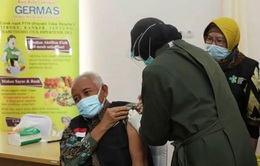 Quan chức Indonesia dương tính với virus SARS-CoV-2 sau khi tiêm vaccine