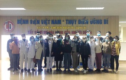 22 nhân viên y tế Bệnh viện Việt Nam - Thụy Điển Uông Bí hỗ trợ Đông Triều truy vết, lấy mẫu