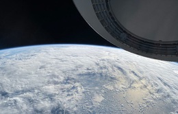 Ngỡ ngàng với bức ảnh chụp Trái Đất từ ngoài không gian bằng iPhone 12
