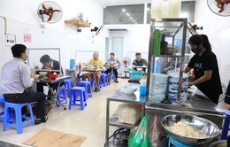 NÓNG: TP Hồ Chí Minh cho phép quán ăn uống phục vụ tại chỗ từ ngày 28/10