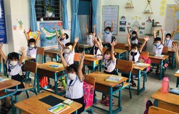 TP Hồ Chí Minh: Học sinh lớp 1, lớp 9 và lớp 12 vẫn đi học trực tiếp từ 13/12