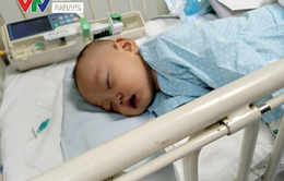 Xót xa bé trai 1 tuổi 3 lần phẫu thuật tim bẩm sinh giành lại sự sống
