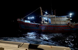 Kịp thời cứu kéo tàu cá Quảng Ngãi bị nạn trên biển