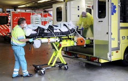 Bệnh viện quá tải, Hà Lan chuyển bệnh nhân COVID-19 sang Đức điều trị