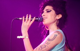 Đấu giá kỷ vật của Amy Winehouse, thu về 4 triệu USD