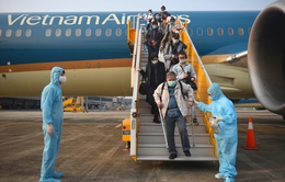 Mở lại bay quốc tế: Phải chờ hướng dẫn y tế đối với khách nhập cảnh