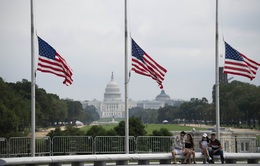 Mỹ treo cờ rủ tưởng niệm 500.000 người thiệt mạng trong đại dịch