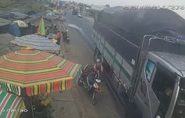 Xử phạt lái xe tải vượt ẩu hất văng xe máy tại Lâm Đồng