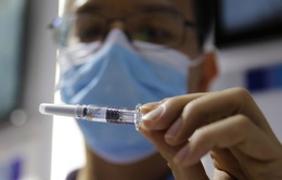 Thái Lan: Một số người bị liệt tạm thời sau khi tiêm vaccine COVID-19