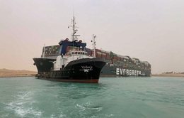 Giá dầu thế giới tăng mạnh sau sự cố tại kênh đào Suez
