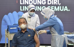 Malaysia phê chuẩn vaccine COVID-19 của AstraZeneca và Sinovac