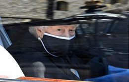 Nữ hoàng Anh lau nước mắt trong tang lễ, tiễn biệt hoàng thân Philip