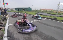 Đua xe “F1 thu nhỏ” ở Hà Nội cho dân mê tốc độ